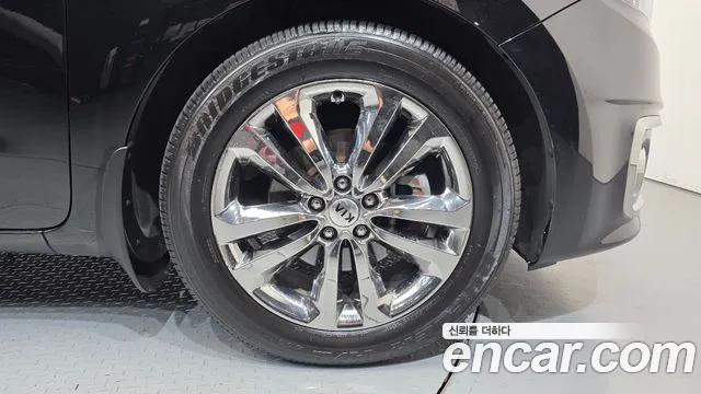 Kia Carnival 2015 thumb 3