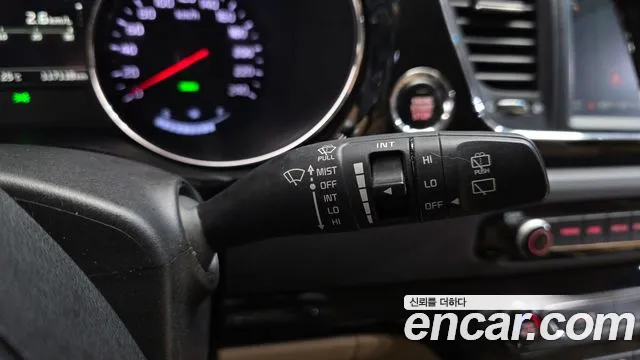 Kia Carnival 2015 thumb 9