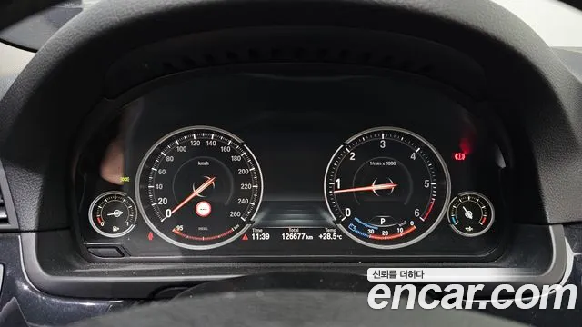 BMW 5 серии 2015 thumb 9