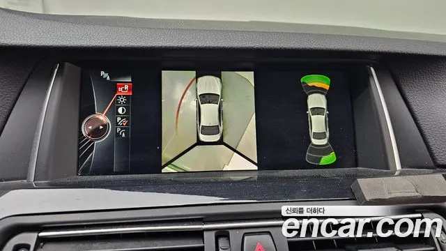 BMW 5 серии 2015 thumb 8