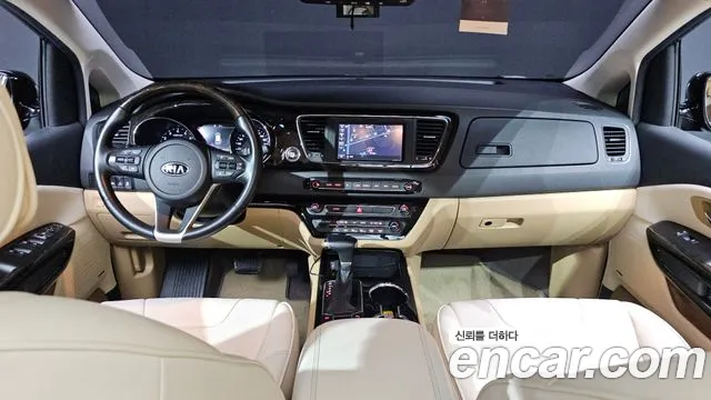 Kia Carnival 2019 thumb 10