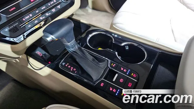 Kia Carnival 2019 thumb 9