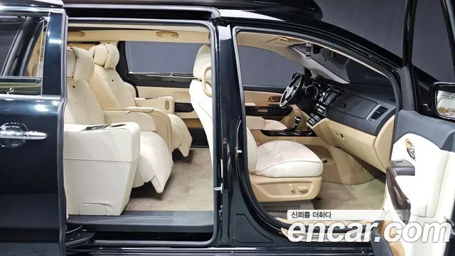 Kia Carnival 2019 thumb 3