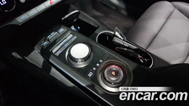 Genesis GV70 2024 thumb 8