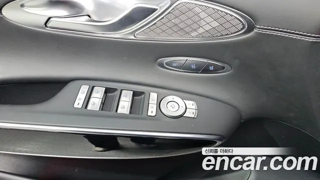 Genesis GV70 2024 thumb 3