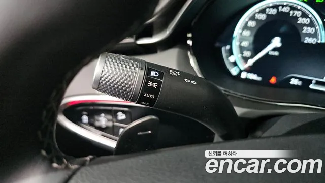 Genesis GV70 2024 thumb 2