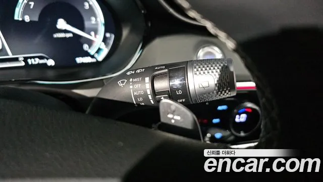 Genesis GV70 2024 thumb 10