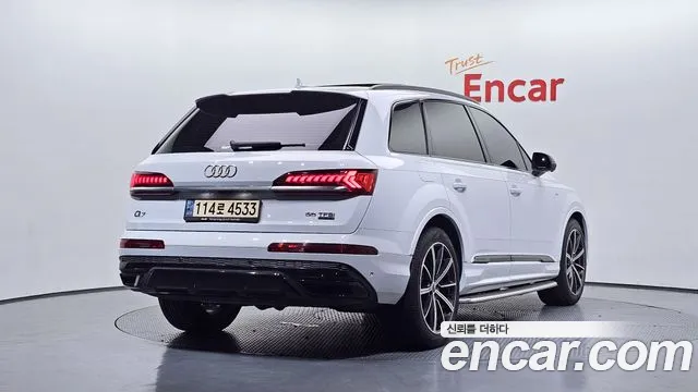 Audi Q7 2021 thumb 6