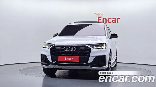 Audi Q7 2021 thumb 3