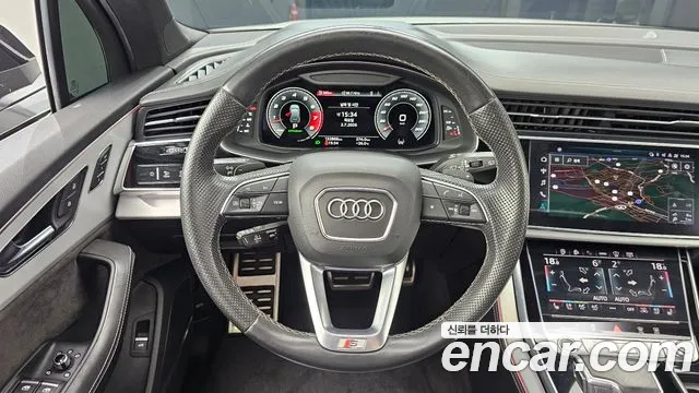 Audi Q7 2021 thumb 4
