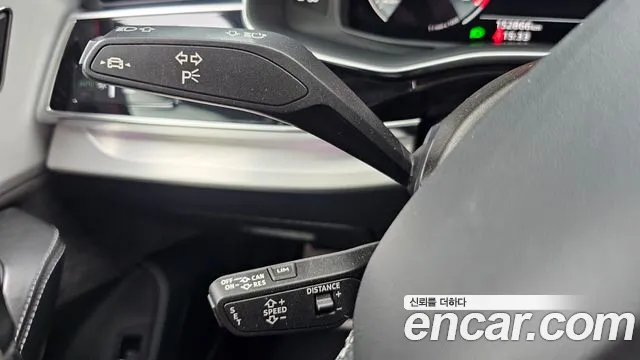 Audi Q7 2021 thumb 9