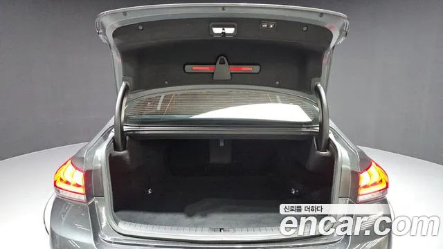 Genesis G80 2019 thumb 9
