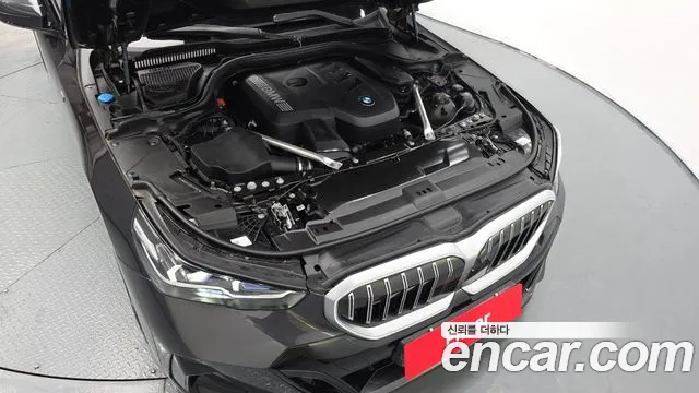 BMW 5 серии 2023 thumb 2