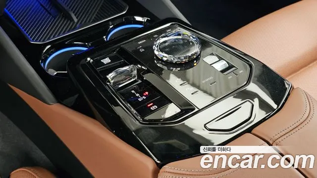 BMW 5 серии 2025 thumb 2