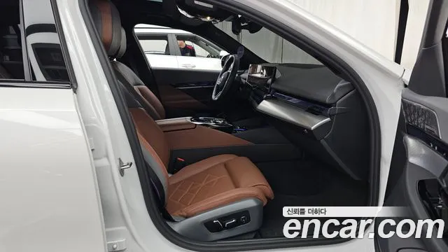 BMW 5 серии 2025 thumb 8