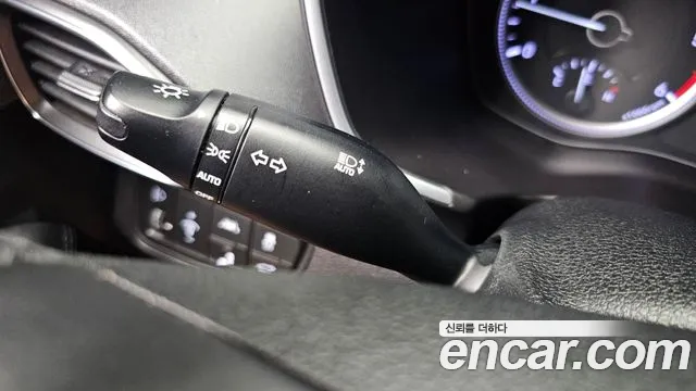 Hyundai Santa Fe 2018 thumb 9