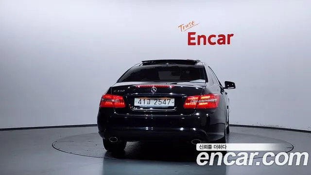 Mercedes-Benz E-Class 2010 thumb 10