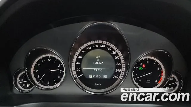 Mercedes-Benz E-Class 2010 thumb 11