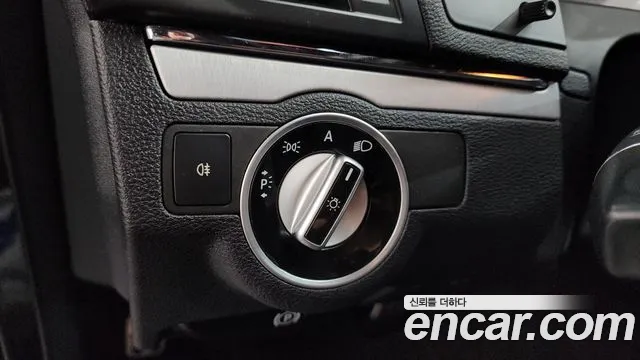 Mercedes-Benz E-Class 2010 thumb 5