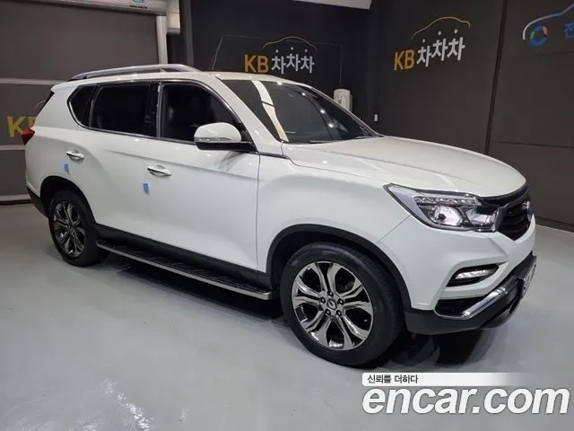 KGM Rexton 2017 thumb 2
