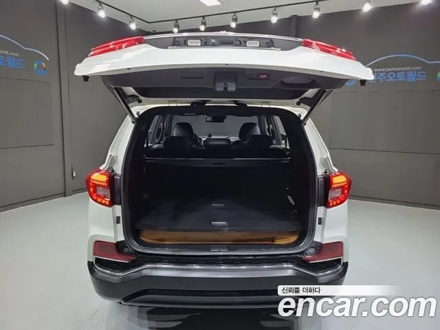 KGM Rexton 2017 thumb 10