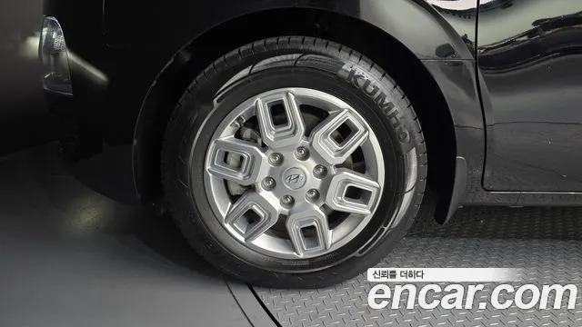 Hyundai Staria 2022 thumb 3
