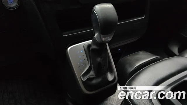 Hyundai Staria 2022 thumb 2
