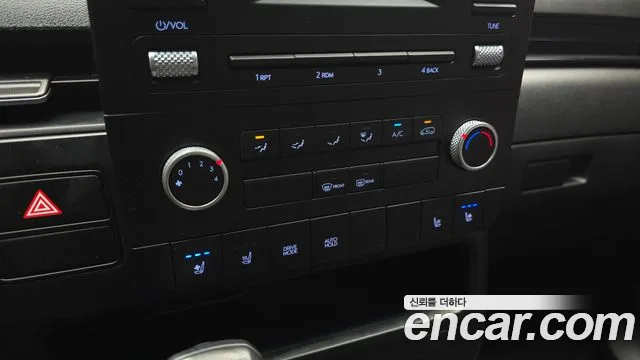 Hyundai Staria 2022 thumb 4