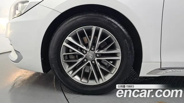 Hyundai Grandeur 2017 thumb 5