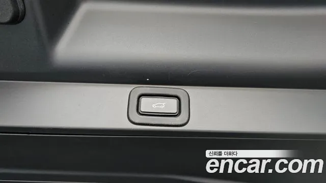 Land Rover Range Rover 2022 thumb 3