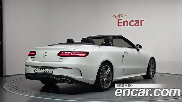 Mercedes-Benz E-Class 2018 thumb 12