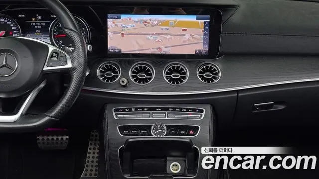 Mercedes-Benz E-Class 2018 thumb 11
