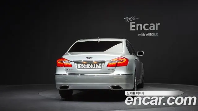 Hyundai Genesis 2011 thumb 4