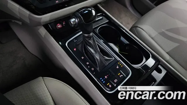 Kia Carnival 2014 thumb 9
