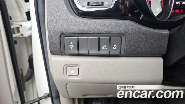 Kia Carnival 2014 thumb 2