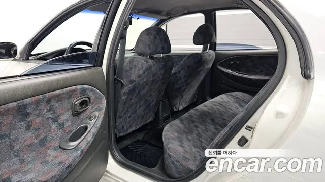 Hyundai Avante 1995 thumb 10
