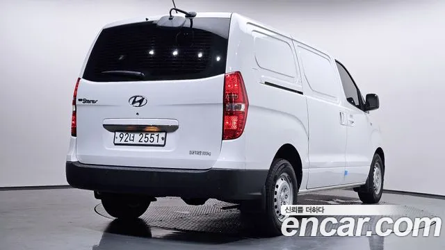 Hyundai Staria 2018 thumb 10