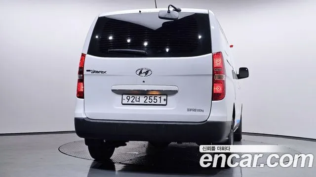 Hyundai Staria 2018 thumb 8