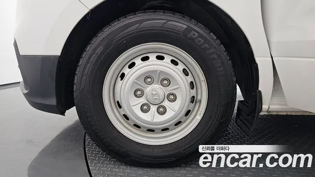 Hyundai Staria 2018 thumb 12