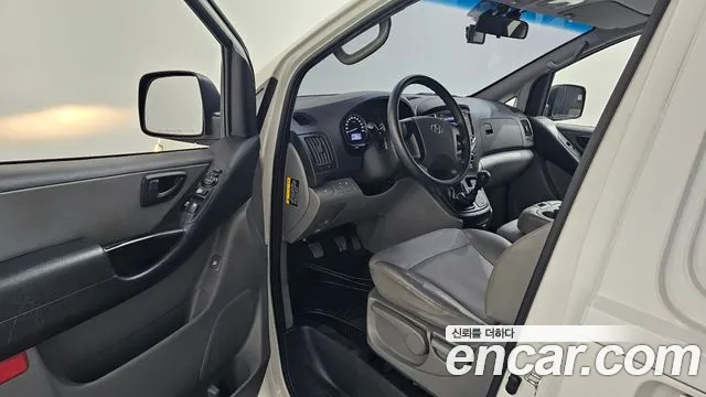 Hyundai Staria 2018 thumb 5