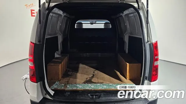 Hyundai Staria 2018 thumb 3