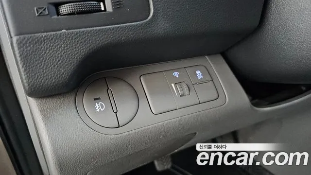 Hyundai Staria 2018 thumb 4