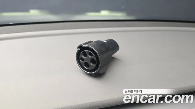 Tesla Model Y 2024 thumb 10