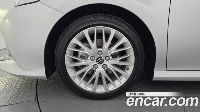 Toyota Camry 2018 thumb 10