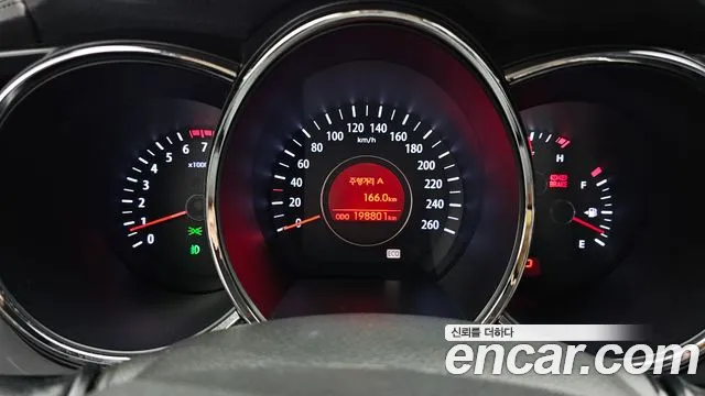 Kia K5 2010 thumb 4