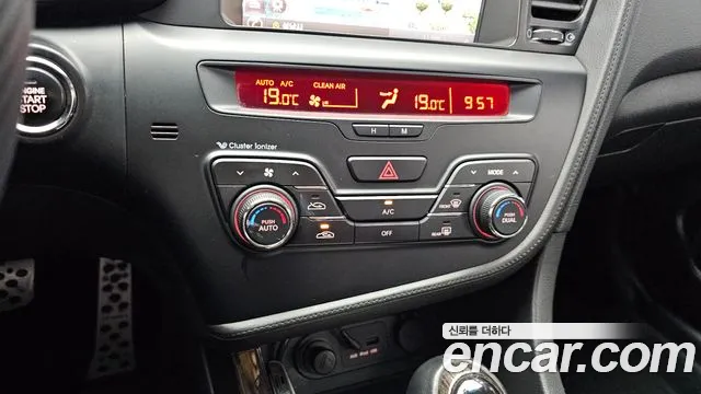 Kia K5 2010 thumb 8