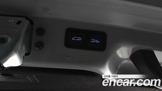 Hyundai Staria 2023 thumb 10