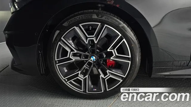 BMW 5 серии 2025 thumb 8