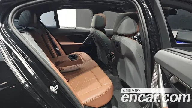BMW 5 серии 2025 thumb 3