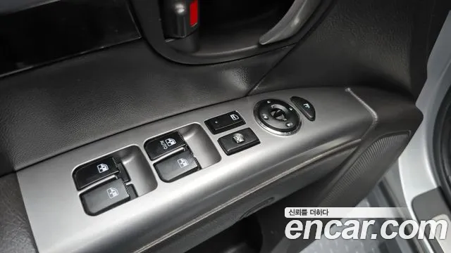 Hyundai Санта Фе 2011 thumb 10